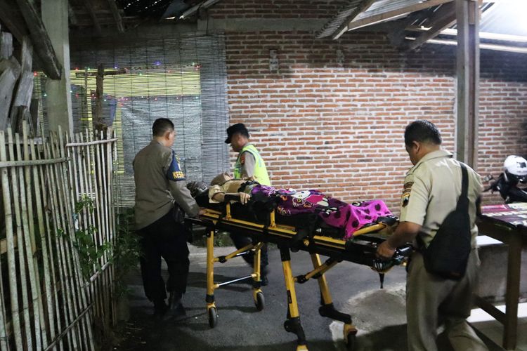 Harapan Dewi di Ujung Perjalanan, Kisah Siswi Berprestasi yang Berjuang Melawan Sakit dan Dibantu Polisi