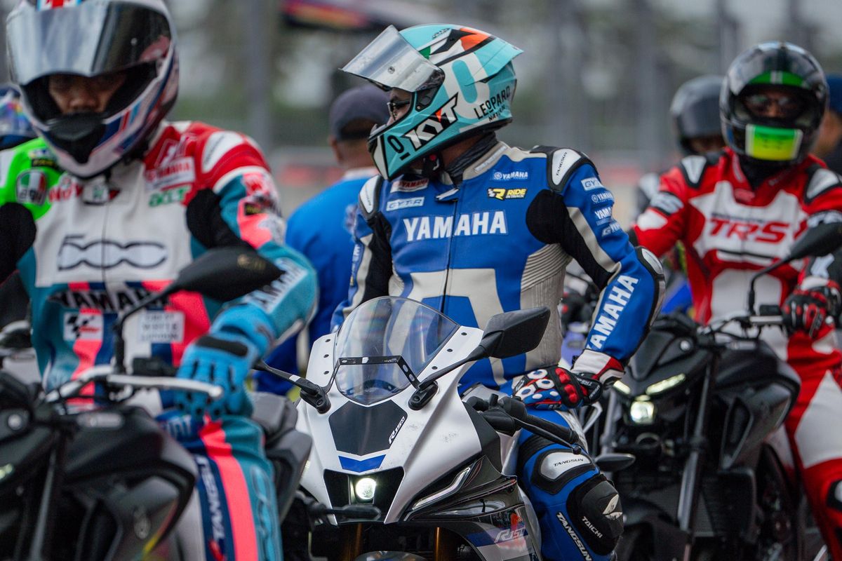 Kompas.com mendapat kesempatan menjajal Yamaha R15di Sirkuit Mandalika.