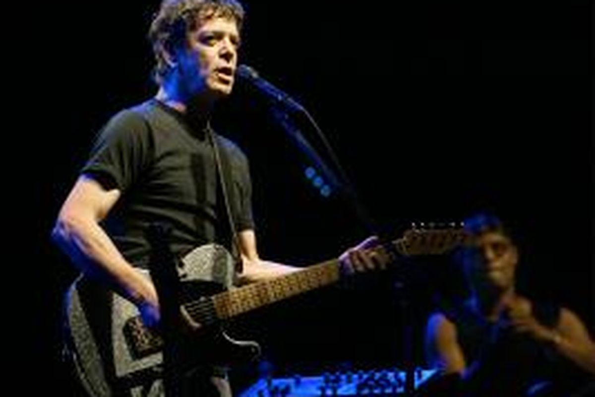 Lou Reed. Gambar diambil pada 7 Juli 2003, saat konser di Valencia, Spanyol.