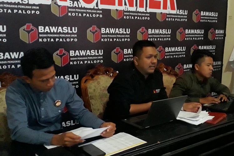 Bawaslu Palopo temukan ribuan daftar pemilih ganda.