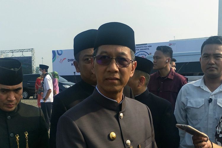 Pj Gubernur DKI Jakarta Heru Budi Hartono usai memimpin Upacara HUT ke-496 DKI Jakarta, Kamis (22/6/2023).