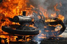 Habis Isi Bensin, Motor Pedagang Tahu Bulat Hangus Terbakar di Pamulang