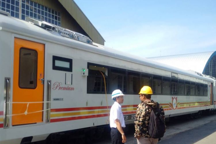Inilah kereta premium milik PT Kereta Api Indonesia buatan PT INKA yang akan digunakan untuk mengangkut penumpang mudik lebaran tahun 2017. 