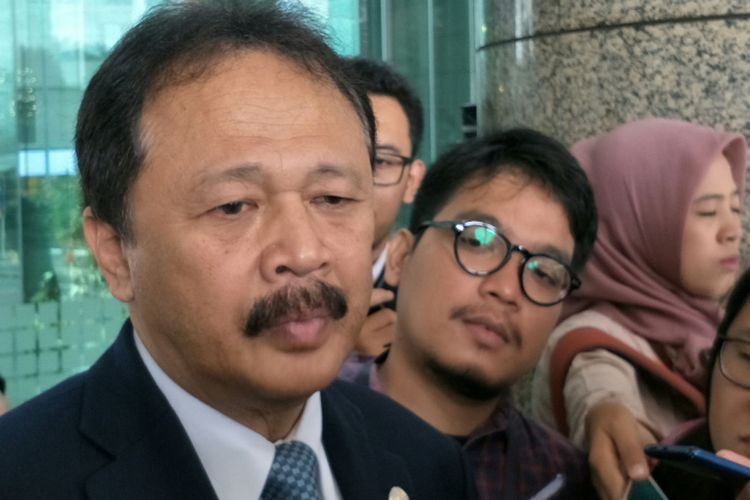Direktur Utama PT Bursa Efek Indonesia (BEI), Tito Sulistio di Gedung BEI, Jakarta, Senin (11/12/2017).