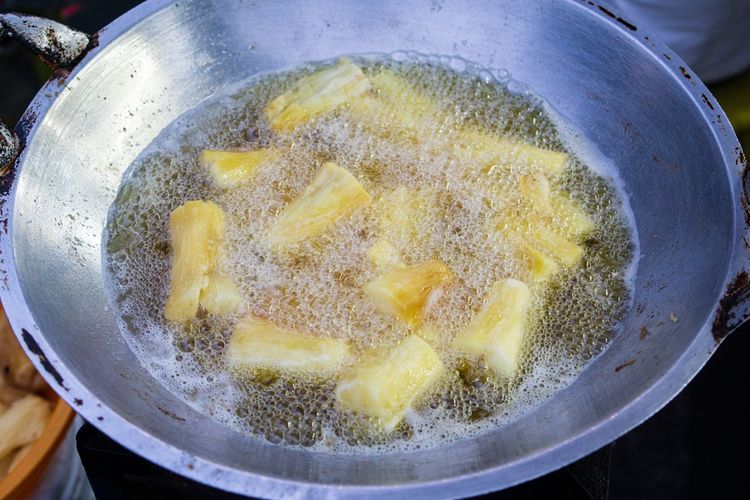 5 Trik Goreng Tanpa Cipratan Minyak, Bebas Panik