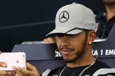 Tolak Wawancara, Hamilton Tinggalkan Konferensi Pers Mercedes