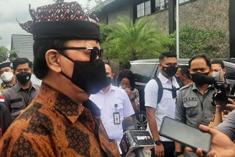 Menteri Pendayagunaan Aparatur Negara dan Reformasi Birokrasi (Menpan RB) Tjahjo Kumolo di Kabupaten Banyuwangi, Jawa Timur, Kamis (20/1/2022).