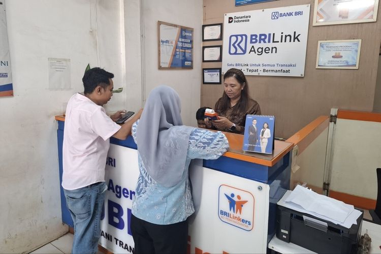 Cerita Ketekunan Kursumawati Mendekatkan Layanan Perbankan ke Warga Desa