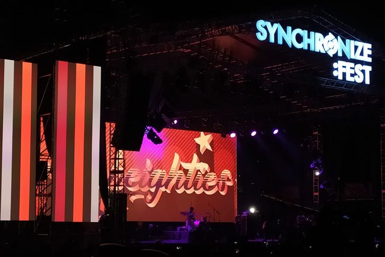 Clubeighties tampil di Synchronize Fest 2019 di Gambir Expo, Kemayoran, Jakarta Pusat, Minggu (6/10/2019).