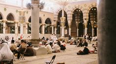 Apakah Perempuan Boleh Sholat Jumat? Ini Jawaban Lengkap Berdasarkan Hadis dan Kitab Fikih