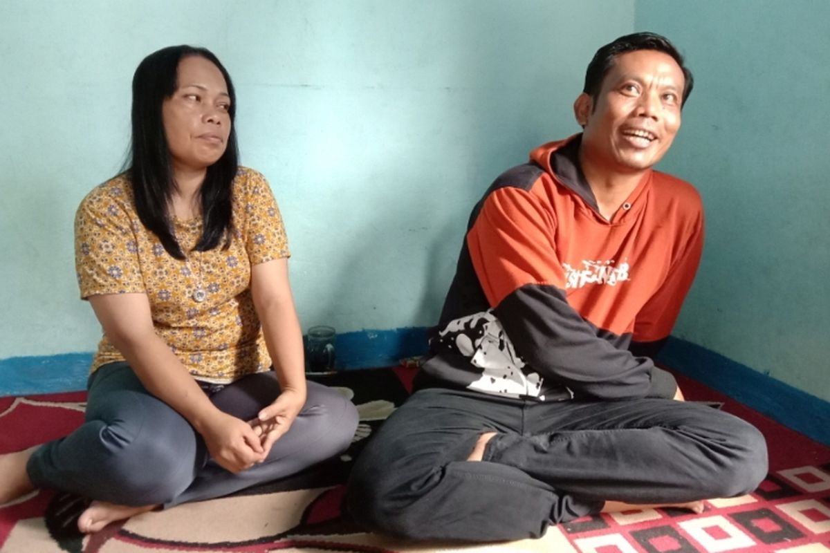 Kedua orangtua Farel Prayoga saat ditemui di rumahnya 