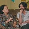 Reza Rahadian dan Sosok Ibu yang Selalu Mengkritiknya