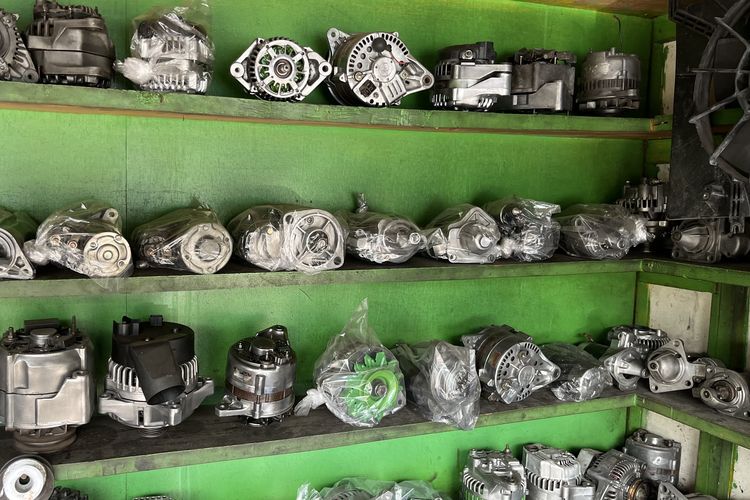 Bengkel dinamo starter mobil Sinar Saluyu, Lebak Bulus Jakarta.