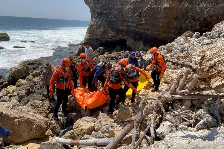 WNA Rusia yang Hilang di Tanjung Mebulu Bali Ditemukan Tewas di Bawah Tebing