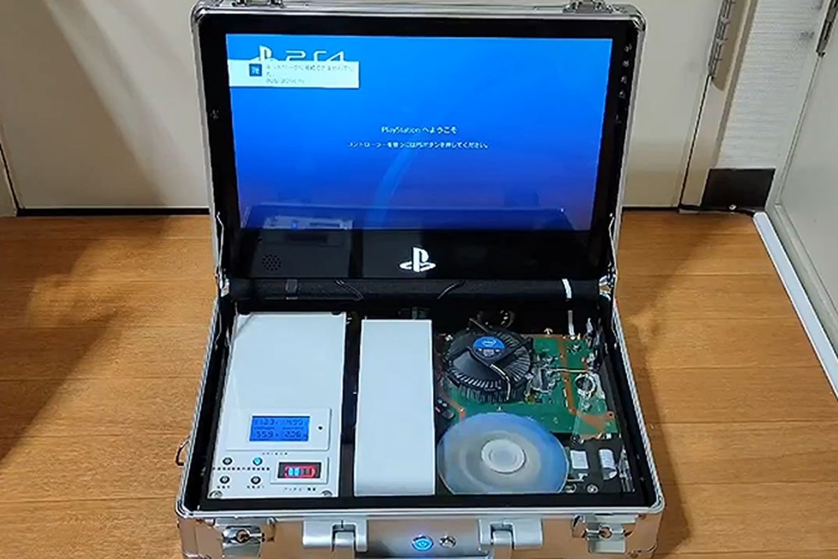 PS4 portable kreasi teknisi asal Jepang bernama DX Terraria