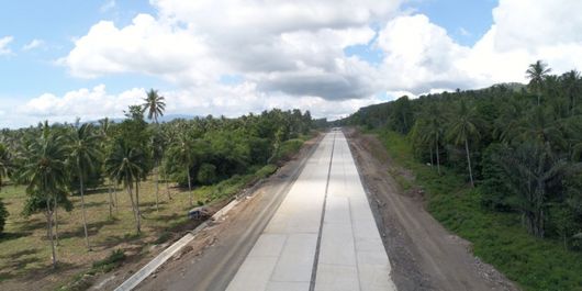 Konstruksi Tol Manado-Bitung di Sulawesi Utara.