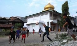 Video Ganjar Main Bola Bareng Anak-anak Palu Viral, Ini Kata Ganjar