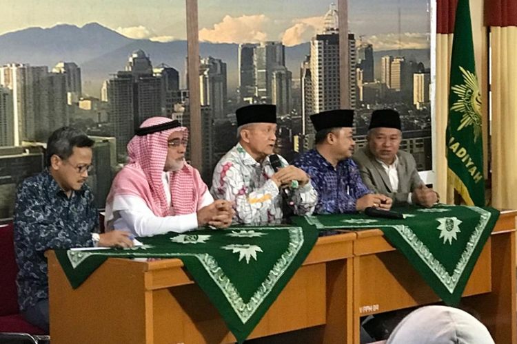 Duta Besar Arab Saudi untuk Indonesia, Osama bin Mohammed Abdullah Al Shuaibi (kedua dari kiri), di Kantor PP Muhammadiyah, Jakarta Pusat, Selasa (13/11/2018). 