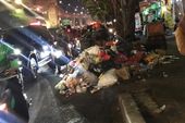 Sampah Menggunung hingga Tutupi Sebagian Jalan Kapten Tendean