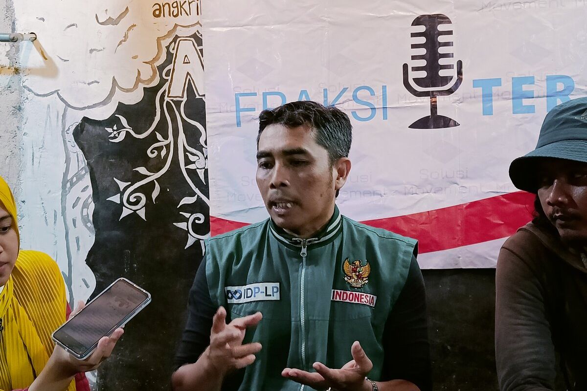 Pengamat kebijakan publik IDP-LP, Riko Noviantoro merekomendasikan pemerintah Kota Tangerang untuk mewajibkan pegawai pemerintahan naik transportasi publik sehari per minggu, mengoptimalkan momen kenaikan harga BBM, Kamis (22/9/2022).