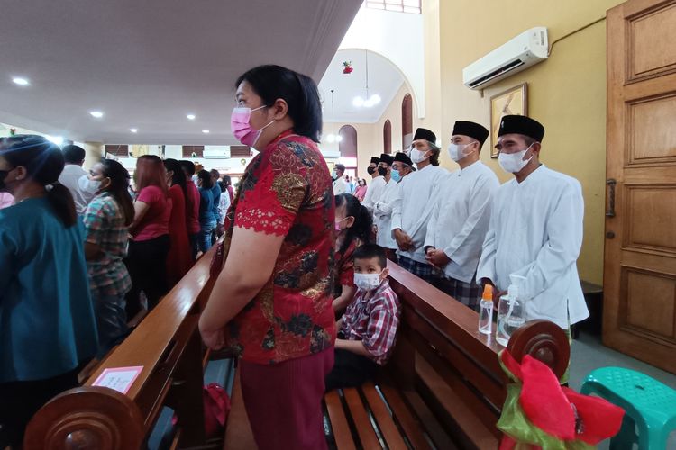 Perayaan Natal di Gereja Katolik Santo Servatius di Kampung Sawah, Kecamatan Pondok Melati, Kota Bekasi, Minggu (25/12/2022).