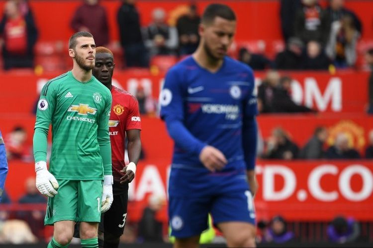 David De Gea menuju kamar ganti pemain seusai babak pertama pertandingan Manchester United vs Chelsea dalam lanjutan Liga Inggris di Stadion Old Trafford, 28 April 2019. 