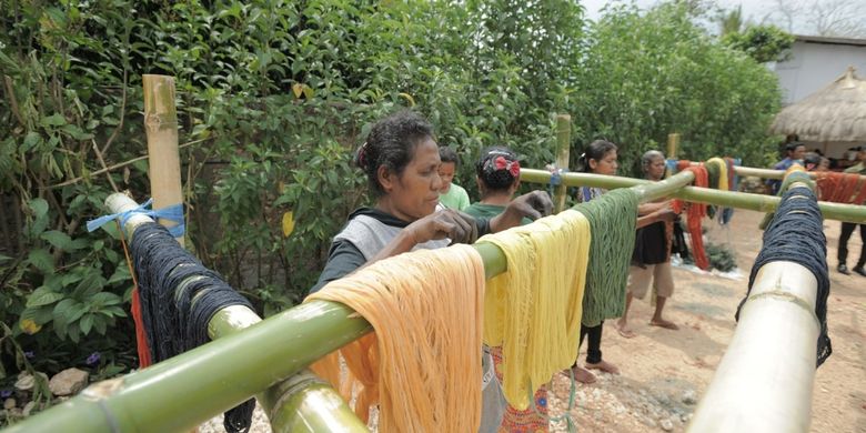 Dukung Tren Sustainable Fashion, BCA Gelar Pelatihan Tenun di NTT - Kompas.com - UMKM