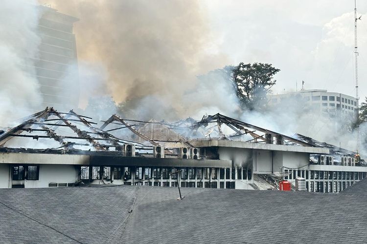 Gedung Bappelitbang, Balai Kota Bandung terbakar, Senin (7/11/2022).