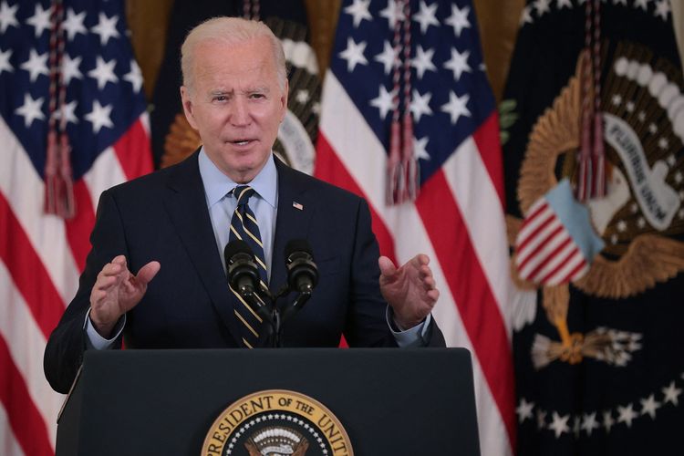 Presiden Amerika Serikat, Joe Biden, menyampaikan pidato tentang kebijakan Build Back Better terkait aturan legislasi baru seputar harga obat, Senin (6/12/2021). 