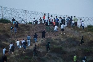 Penyebab 48.000 Migran Pilih Pulang Setelah Susah Payah Berenang 5 Km Menuju Spanyol
