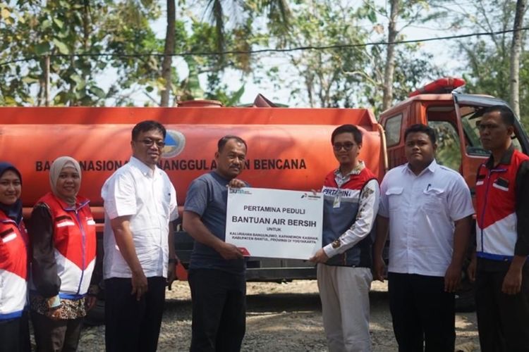 Merespons kekeringan di sejumlah wilayah, Pertamina mengirimkan bantuan air bersih ke Kelurahan Bangunjiwo, Kapanewon Kasihan, Kabupaten Bantul, Daerah Istimewa Yogyakarta (DIY).