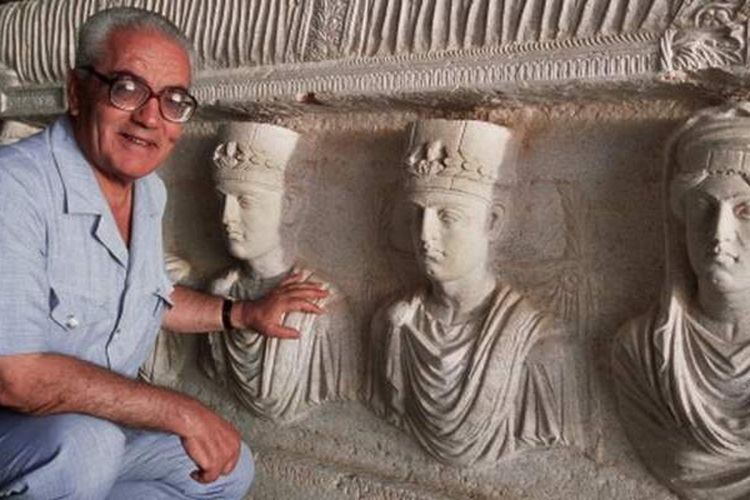 Khaled al-Asaad, seorang arkeolog kenamaan Suriah. Dia dibunuh pada 2015 oleh Negara Islam Irak dan Suriah (ISIS) karena menolak membeberkan artefak kota kuno Palmyra.