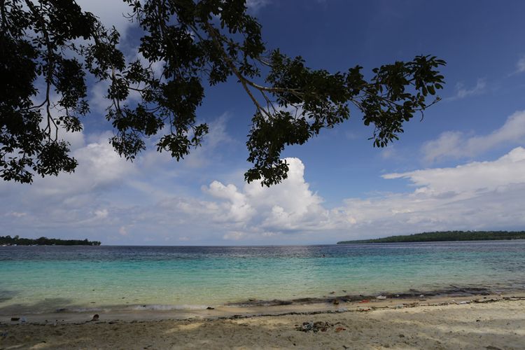 Pantai Pasir Putih, Manokwari