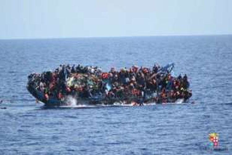 Kapal migran terbalik dan tenggelam di Laut Mediterania