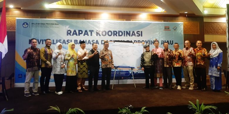 Rapat Koordinasi Revitalisasi Bahasa Daerah pada tanggal 4-6 Maret 2024 di Kota Pekanbaru, Provinsi Riau.