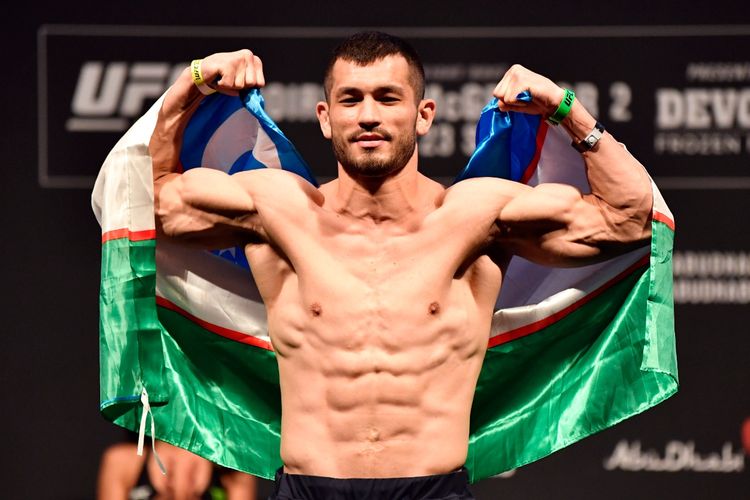 Petarung asal Uzbekistan, Makhmud Muradov, menang KO atas lawannya, Andrew Sanchez dalam gelaran UFC 257 di Fight Island, Abu Dhabi, Minggu (24/1/2021) siang WIB.