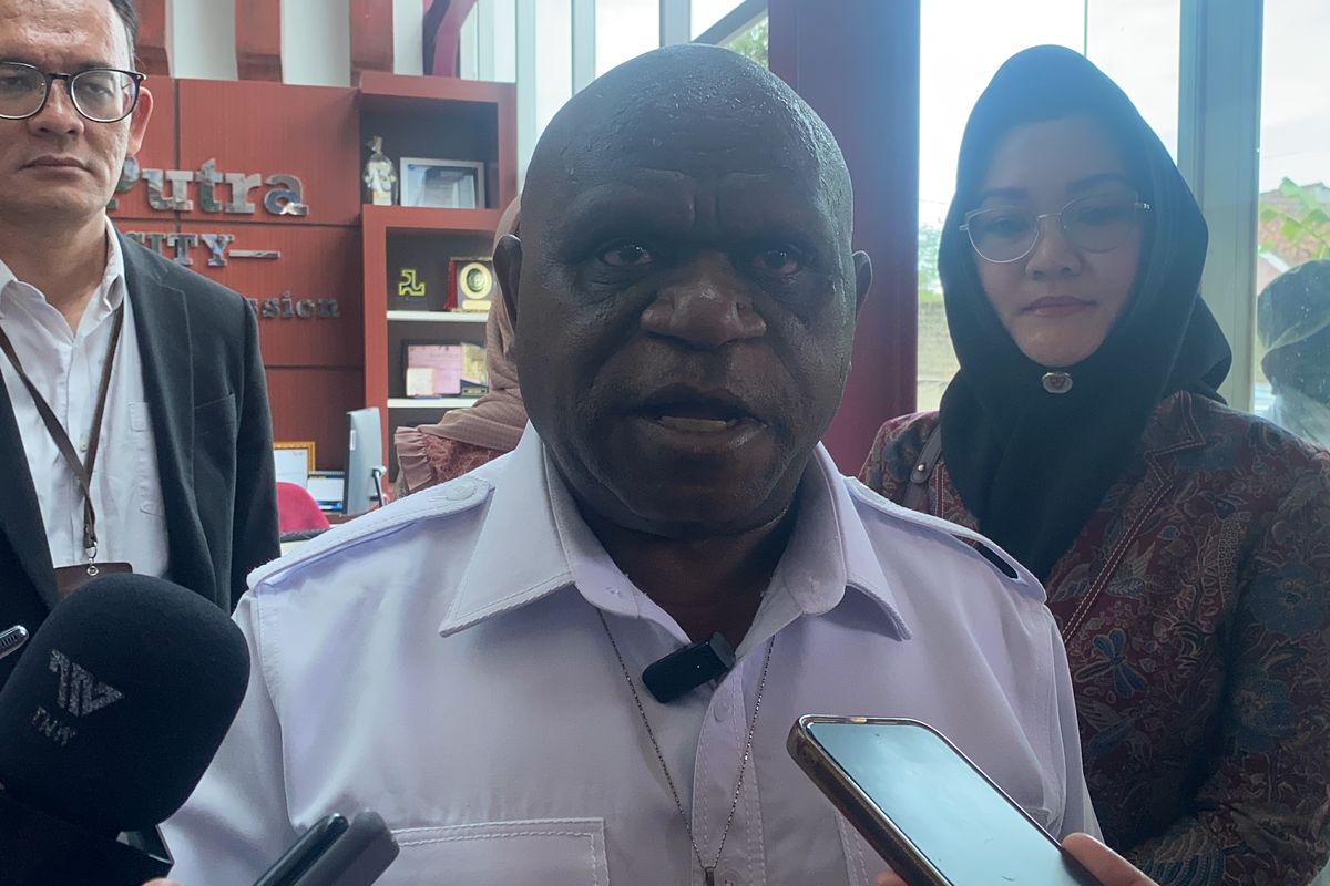 Natalius Pigai Sebut Pihak yang Tolak RUU TNI Kurang Kerjaan dan 