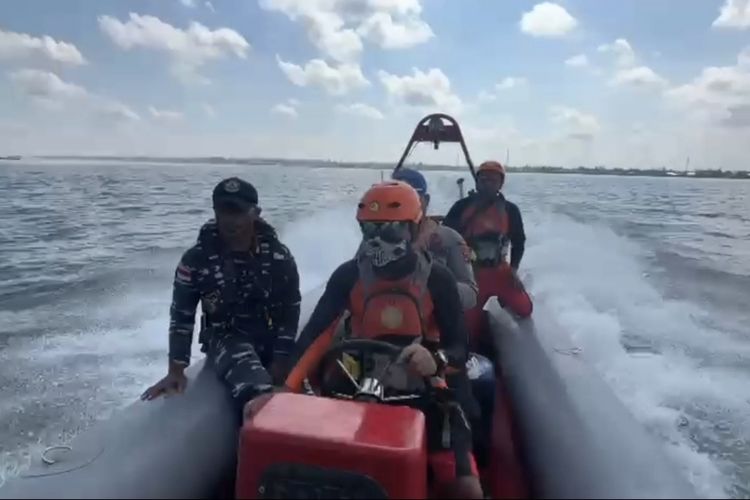 Perahu Terbalik di Asmat, 3 Orang Ditemukan Selamat, 5 Orang Hilang