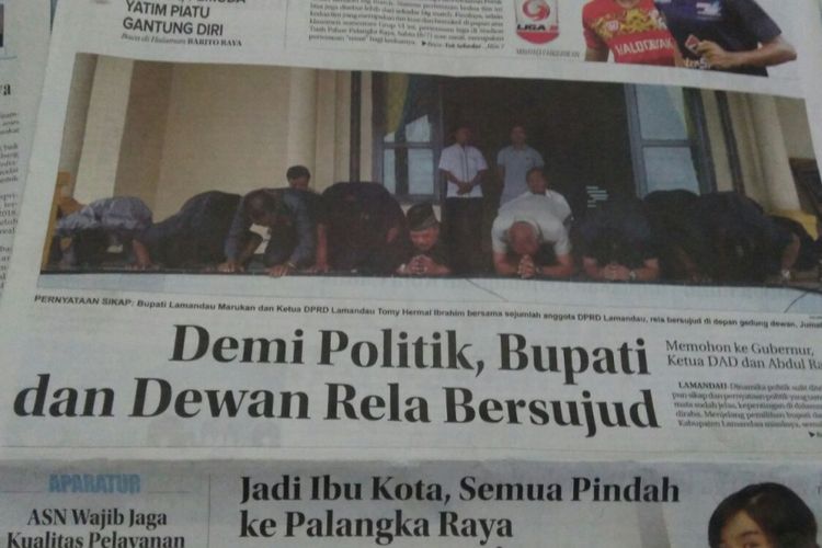 Sebuah surat kabar setempat memuat berita Bupati Lamandau dan Anggota DPRD melakukan sujud dalam rangka pilkada.