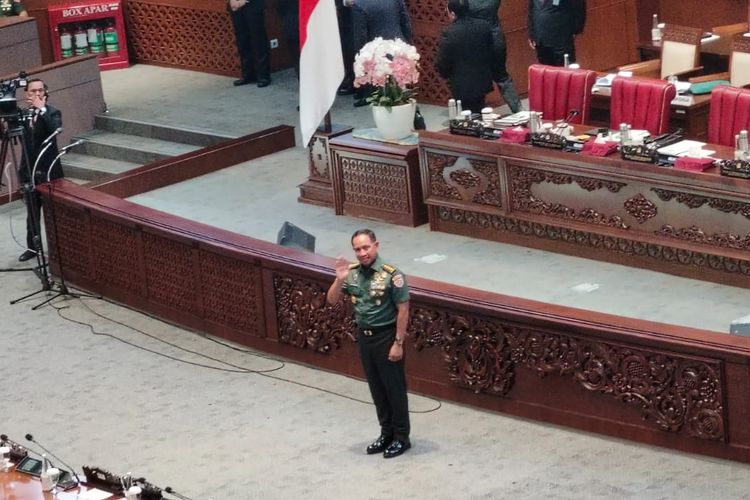 Calon Panglima TNI Jenderal TNI Agus Subiyanto usai disahkan menjadi calon Panglima TNI oleh DPR dalam rapat paripurna, Selasa (21/11/2023).