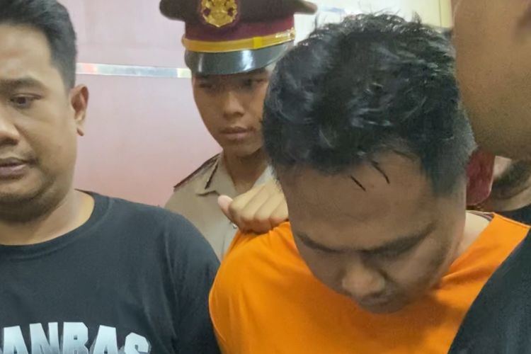 Tersangka pembunuhan dan mutilasi mayat dalam koper di Ngawi, RTH alias A terancam hukuman maksimal seumur hidup, Minggu (27/1/2025)
