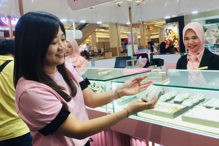 Harga Emas Naik Turun, Minat Investasi Perhiasan di Surabaya Justru Meningkat