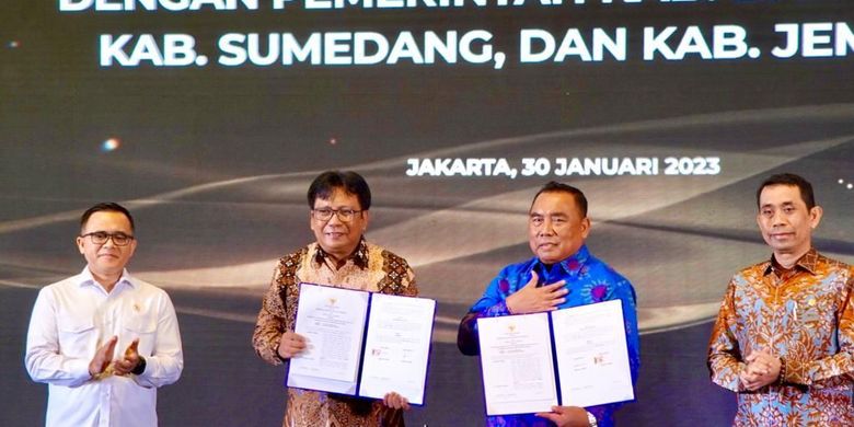 Bupati Jembrana I Nengah Tamba dalam acara penandatanganan memorandum of understanding (MoU) dengan Kepala Badan Pusat Statistik (BPS) Margo Yuono di Aryanusa Ballrom Menara Danareksa Jakarta Pusat, Senin (30/1/2023).