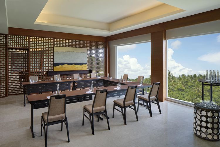Presidential Suite Meeting Room di The Westin Resort & Spa Ubud Bali.