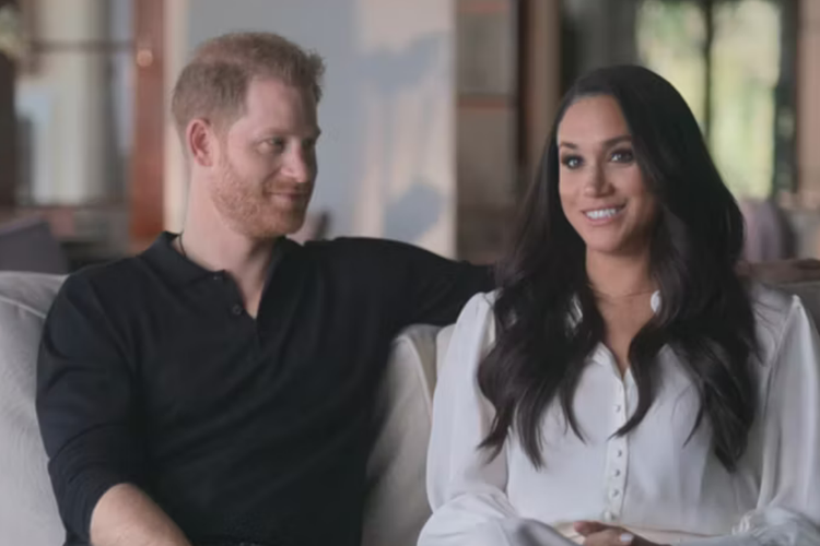 Pangeran Harry dan Meghan Markle dalam serial dokumenter terbarunya di Netflix.