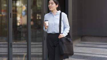 6 Cara Membuat Perjalanan ke Kantor Lebih Menyenangkan dan Minim Stres