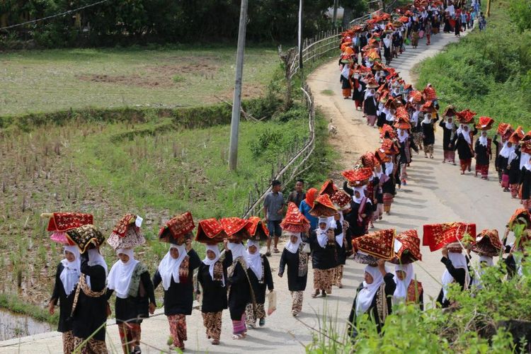 Kegiatan Tradisi Bakaua Adat di Nagari Sijunjung 