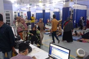 Kondisi RS Aceh Pascabanjir, Pasien Dirawat di Lantai, Pelayanan Cuci Darah Lumpuh