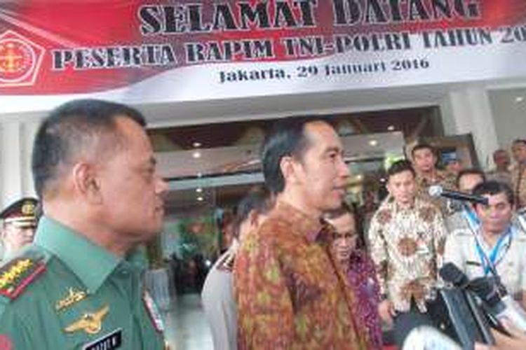 Presiden Joko Widodo saat menghadirii Rapim TNI-Polri di Kompleks PTIK, Kebayoran Baru, Jakarta Selatan, Jumat (29/1/2016).