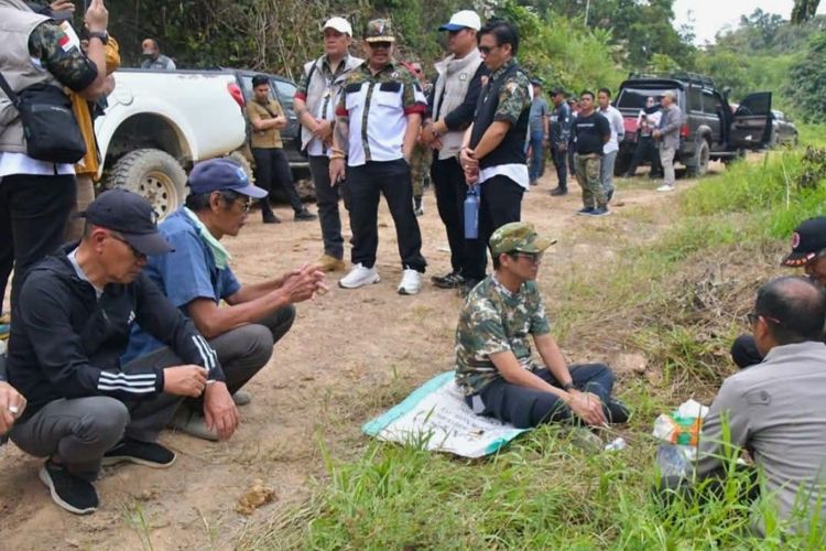 Ancam Boikot HUT RI, Warga Krayan Didatangi Bupati Nunukan untuk Cek Jalan Rusak